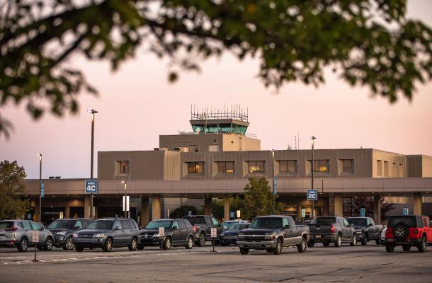 Parking Transportation Lansing Airport LAN   10.08.20 Lan Airport Moonsail 0003 